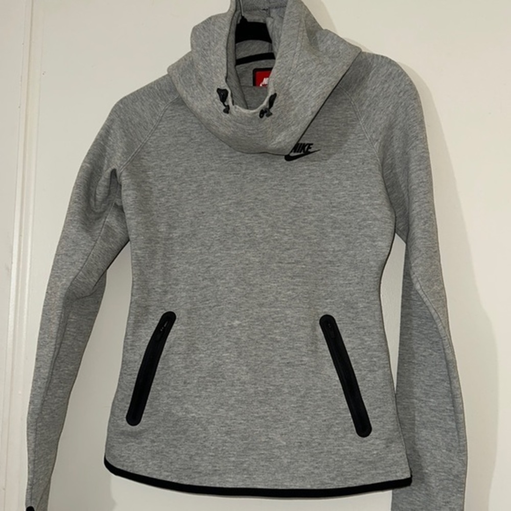Nike Sweater size small